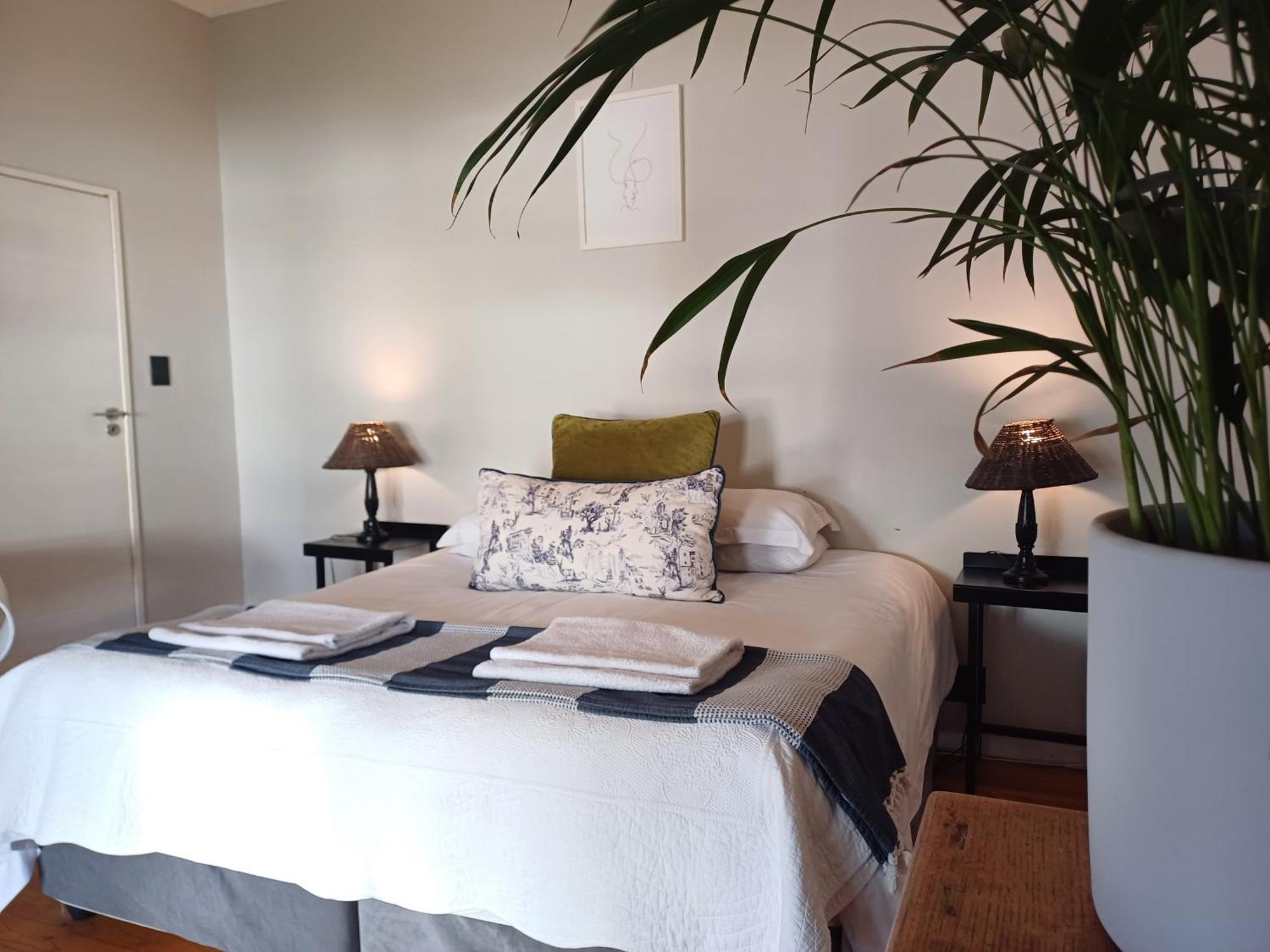 Loddey'S Guest House - By Beach Collection 斯特兰德 外观 照片